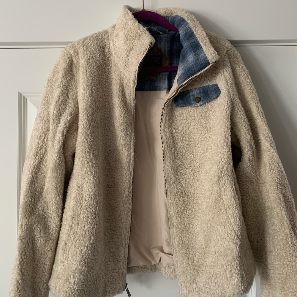 Women’s Zip up Pendleton coat